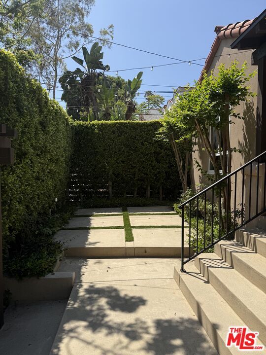 Photo - 9001 Phyllis Ave
