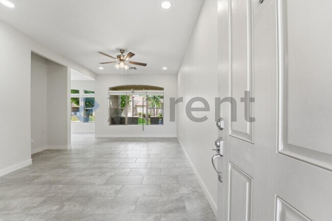 Photo - 2600 E Springfield Pl