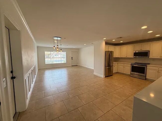 8533 E Vernon Ave