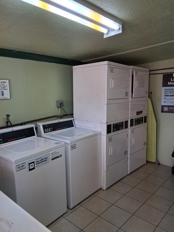 Photo - 275 N Saguaro Dr