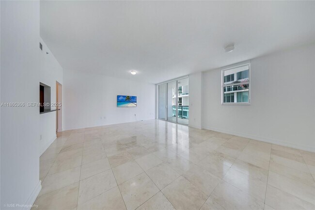 Photo - 31 SE 5th St Unidad 3421