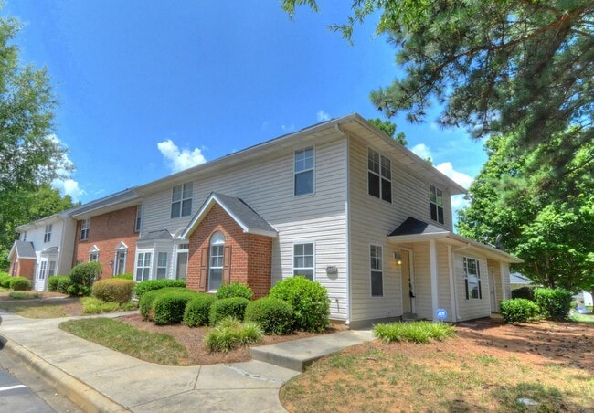 Photo - Mathews 3br/2.5bth Corner Unit Townhome