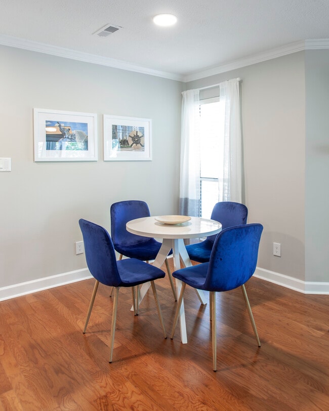 Sunny spot to drink your morning coffee - 2518 Cranbrook Lane Unit #11