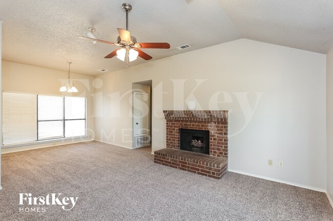 Photo - 2321 Lakeshore Ln