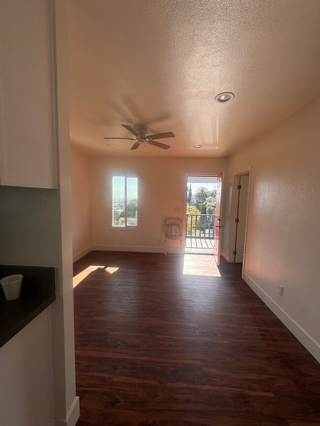 Photo - 936 N Gage Ave