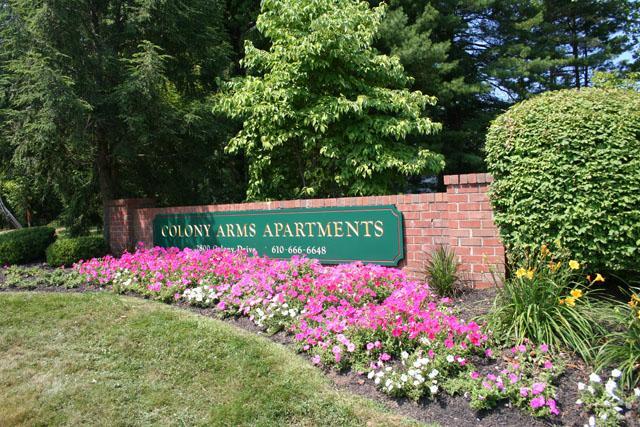 Colony Arms - Colony Arms Apartments