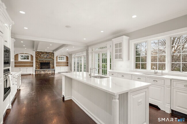 Photo - 93 Mansfield Ave