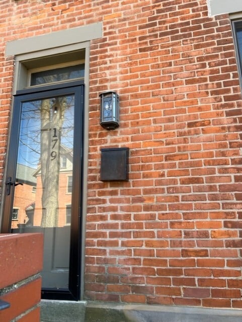 Entrance - 179 E Kossuth St Unit #2 Rental