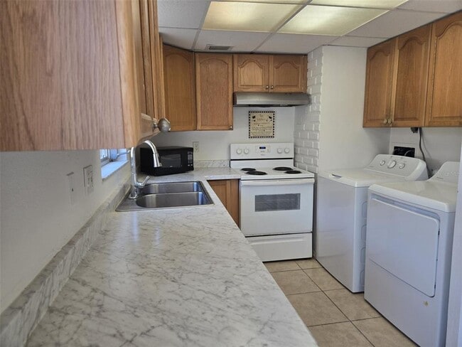 Photo - 210 Amherst Ave