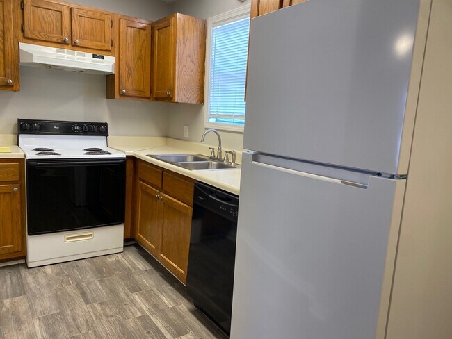 Photo - 255 Foxworth Dr