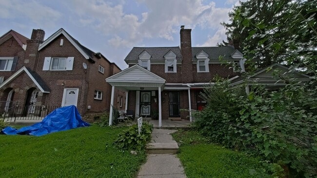 Building Photo - 1602 E Duval St Unit 2