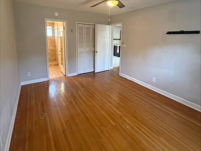 Photo - 2623 Vail Ave