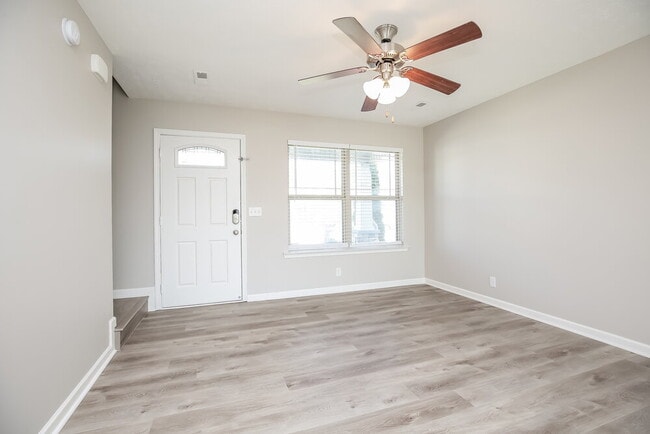 Photo - 1834 Warmingfield Dr