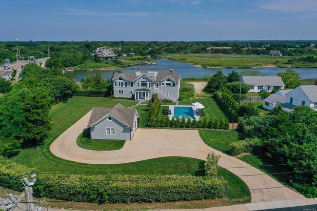 Building Photo - 115 Dune Rd Rental