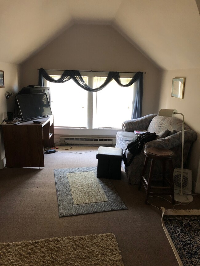 Photo - 832 Quincy Ave Unit Apartment