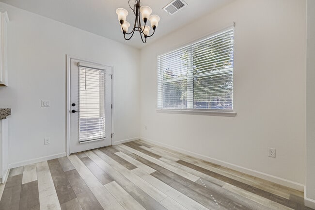 Photo - 4644 Copeland Loop