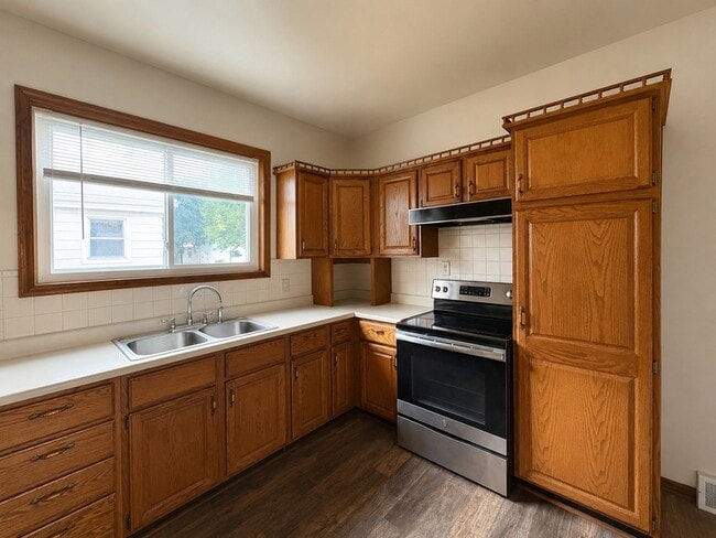 Photo - 514 Lundy St