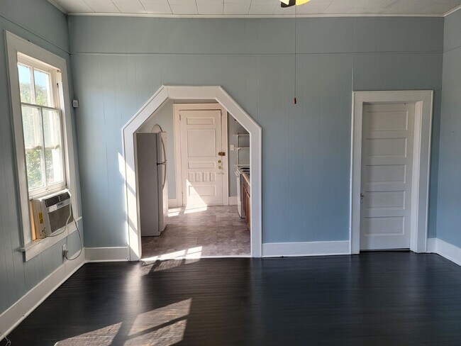 Photo - 826 Broadway Avenue J Unidad 828 Broadway