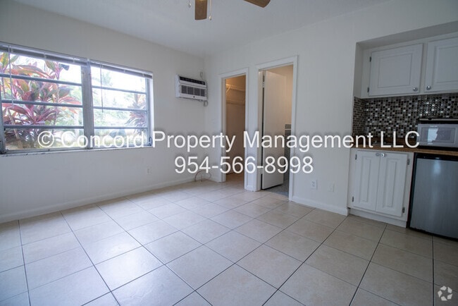 Building Photo - Efficiency Apartment with Pool and Laundry... Unit 4