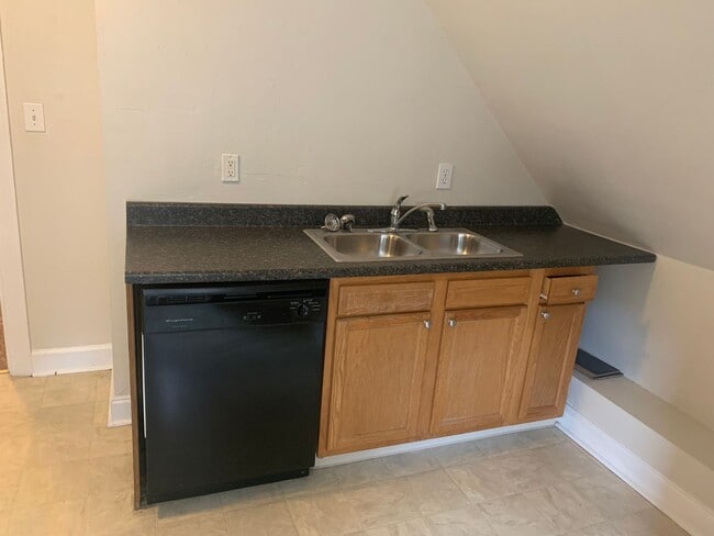 Building Photo - 424 E Maxwell St Unit 3 Rental