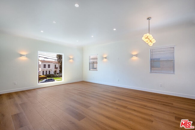 Photo - 1450 S Holt Ave