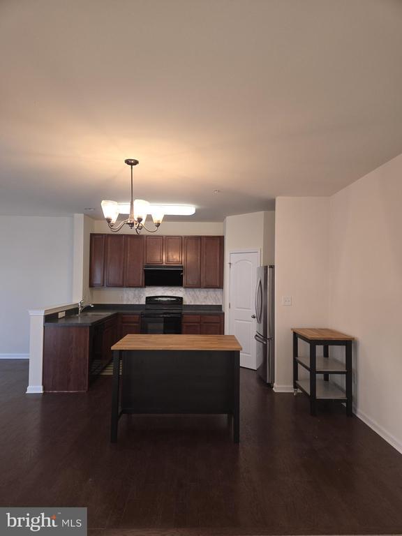 Photo - 303 Ellis Ct