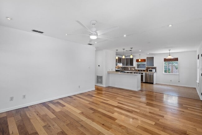 Photo - 1211 Delano St