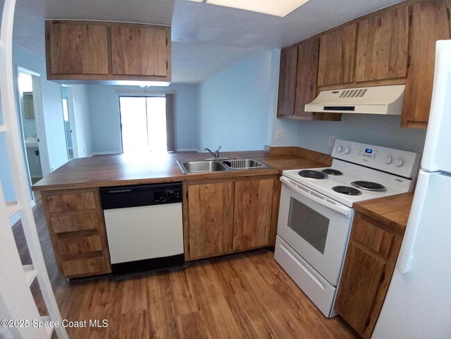 Photo - 1800 University Ln Unit 106