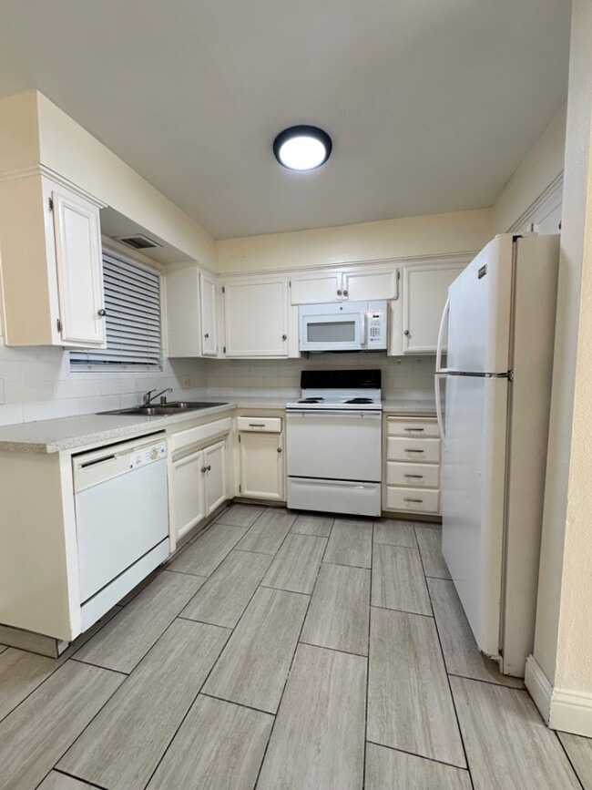 Photo - 3318 E Sierra Madre Ave