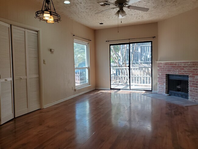 Photo - 430 Lindsey St Unit A1