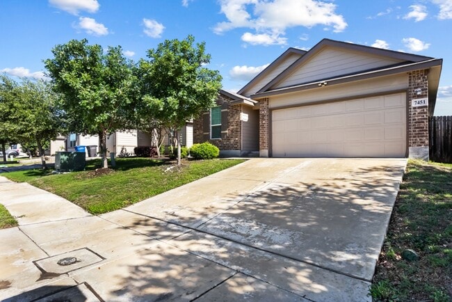 Building Photo - Well-Maintained 3-Bedroom Home – Ideal for Students & Professionals!