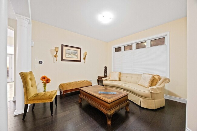 Building Photo - 17 Mediterranean Cres