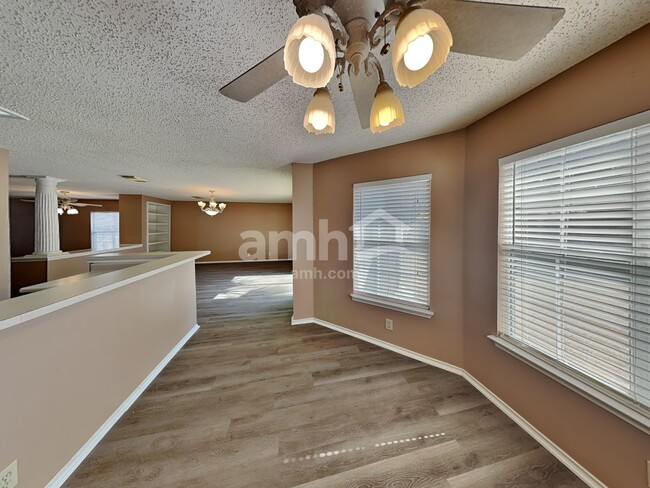 Photo - 769 Willow Crossing