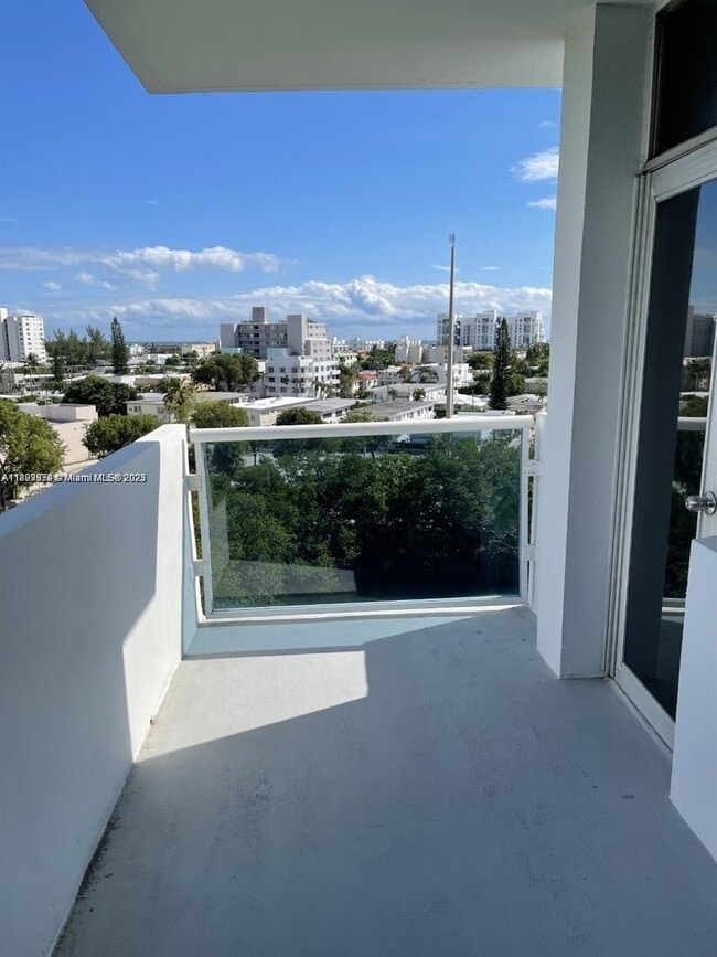 Photo - 7441 Wayne Ave Unidad 6J Rental