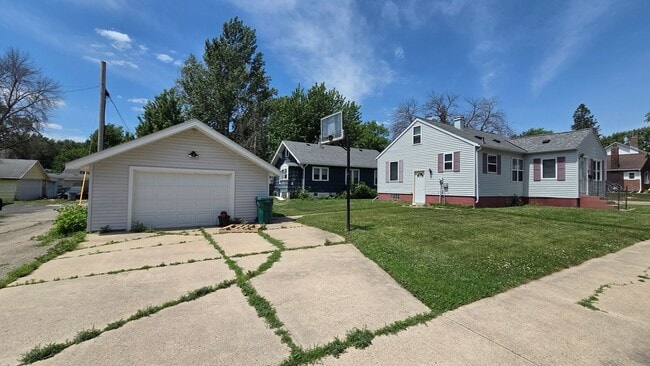 Photo - 2bed 1 bath home with detached garage