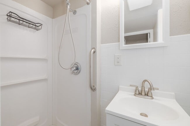 Photo - 17 6th St Unit 17 E 6th St