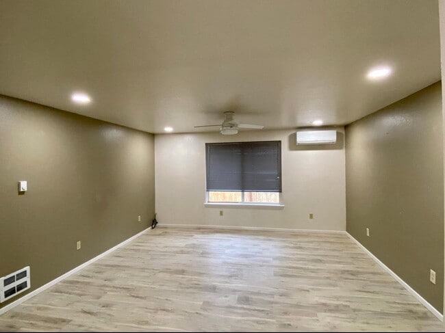 Photo - 10732 20th Pl W