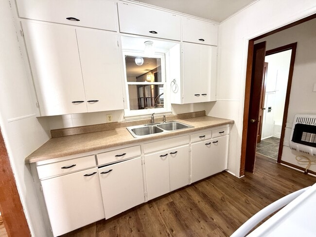 Photo - 43 1/2 15th Ave NW