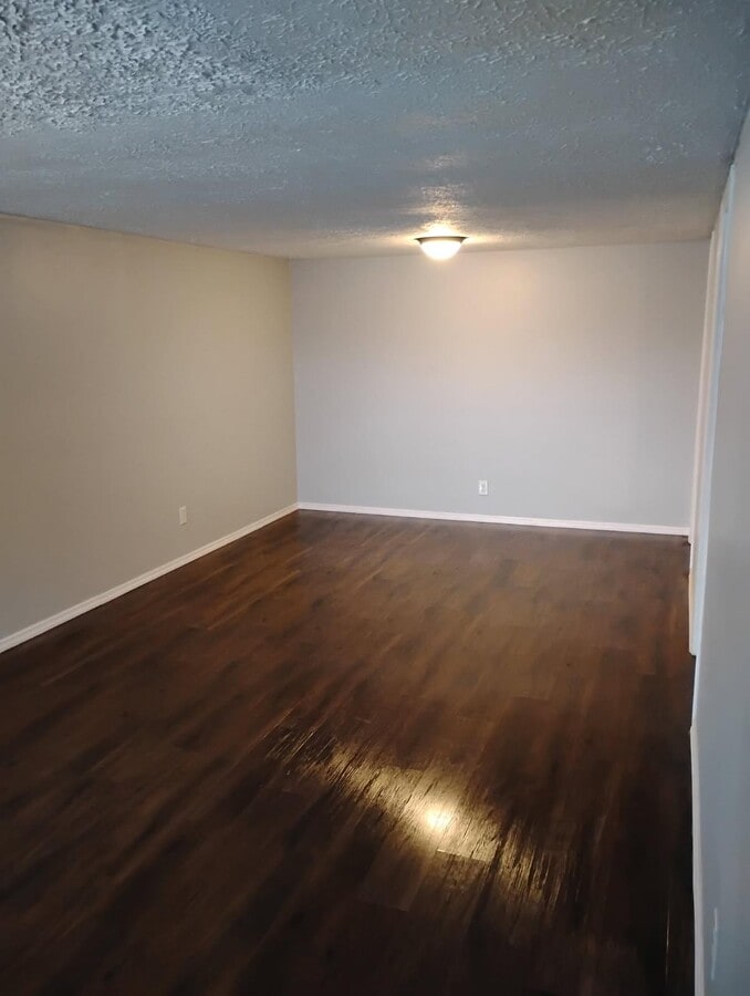 Photo - 1100 Northview Dr Unit HB7C