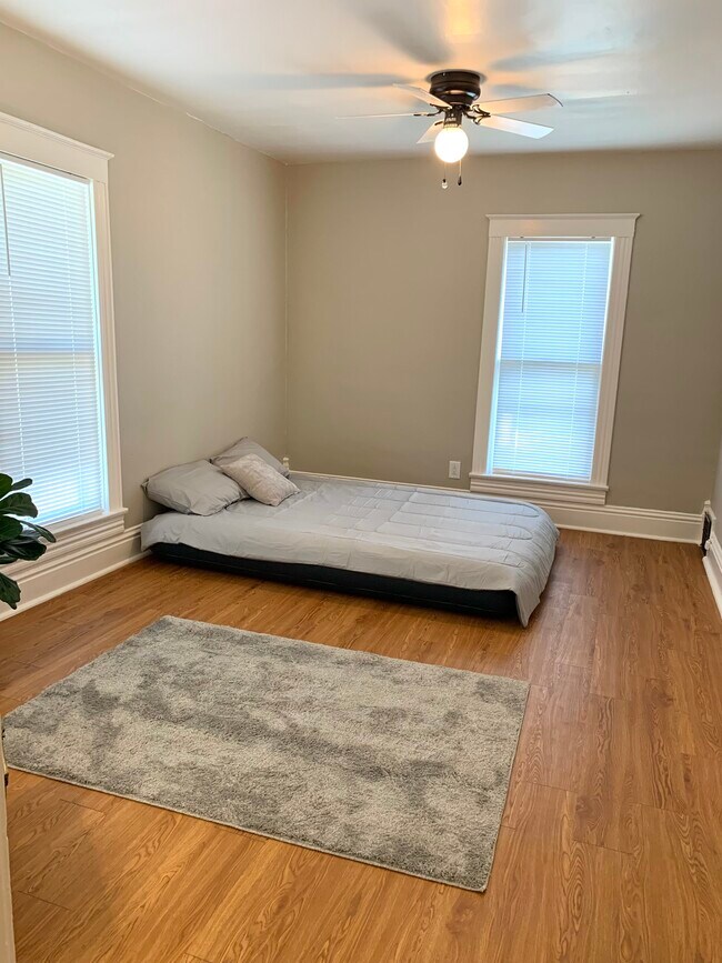 327 N Market St Townhome Townhome Rental in Oskaloosa IA