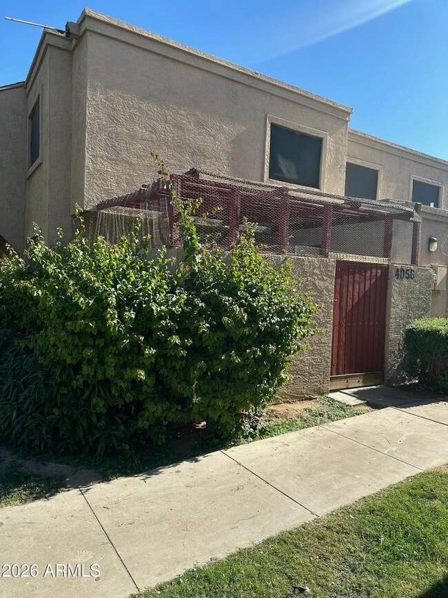 Building Photo - 4056 W Mesquite Ln