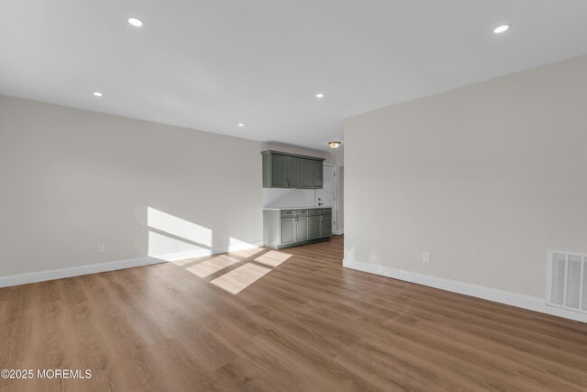 Photo - 64 Georgetown Blvd