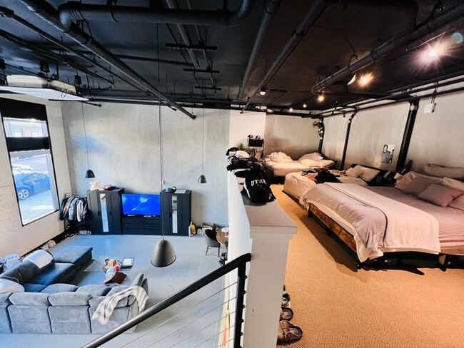 Photo - The Laureate