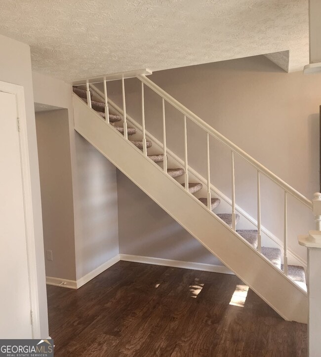 6572 Sleepy Hollow Ln