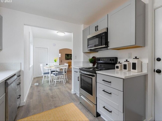 Building Photo - 212 N Blandena St Unit 212 N Blandena St B