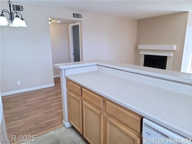 Photo - SE / SUNRISE MANOR 2ND FLOOR UNIT IN GATED...