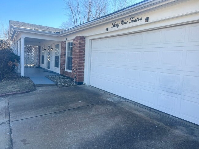 Photo - Fully Renovated 4 Bed / 2 Bath Home for Rent – South County (63125)