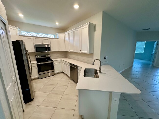 Photo - 2563 Vine Ave