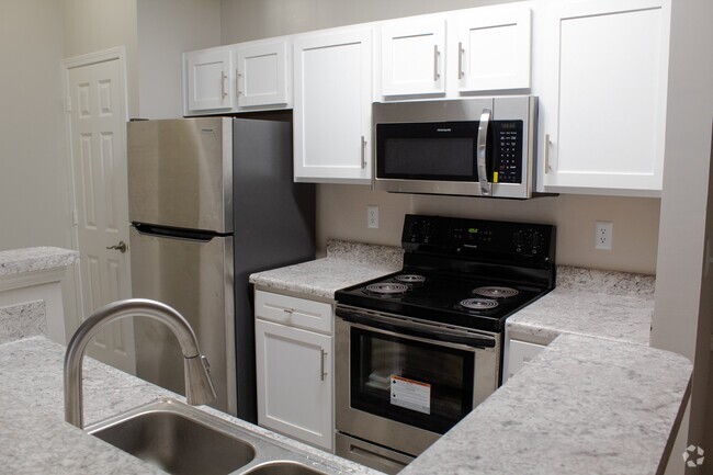 Renovated Apartment Homes - Enclave at Wolfchase Rental