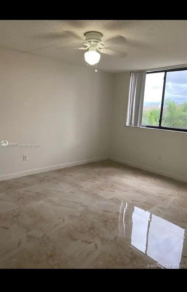 Photo - 8261 NW 8th St Unidad 327